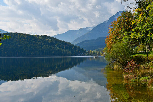 Austria, Altausseer lake and Dachstein mountain with glacier in background