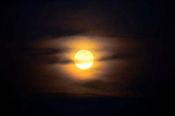 Pleine Lune Avec Voile Nuages — Photo