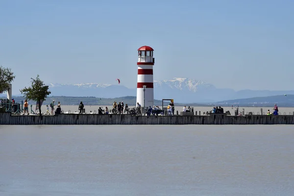 Podersdorf Austria May 029 2021 Unidentified People Jetty Lighthouse Seaside — Stock Photo, Image