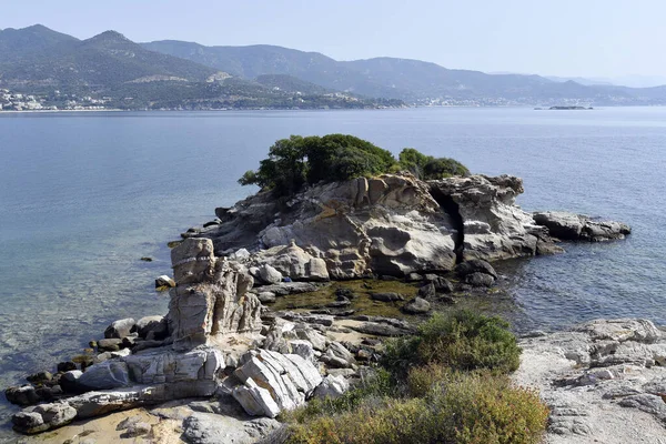 Grekland Klippformation Udden Nea Iraklitsa Egeiska Havet — Stockfoto