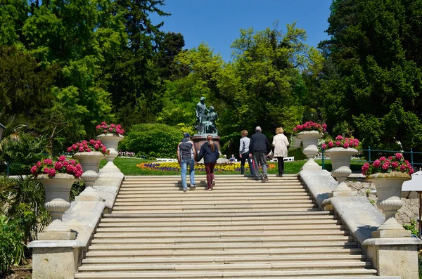 Baden Oostenrijk Mei 2011 Niet Geïdentificeerde Mensen Kuurtuin Voor Beethoventempel — Stockfoto