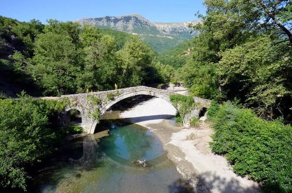 Ελλάδα Αρχαία Πέτρινη Γέφυρα Kamber Aga Άλλως Kamper Aga Αντανάκλαση — Φωτογραφία Αρχείου