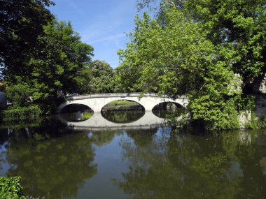 Ebreichsdorf, Avusturya - 10 Mayıs 2025: Ebreichsdorf Şatosu, Aşağı Avusturya 'nın Ebreichsdorf kasabasında bulunan bir kale.