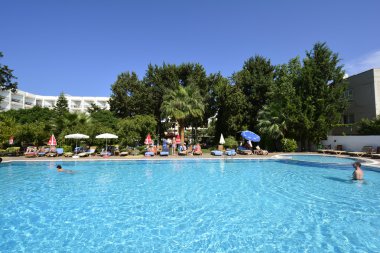 Kıbrıs, havuzu tatilde