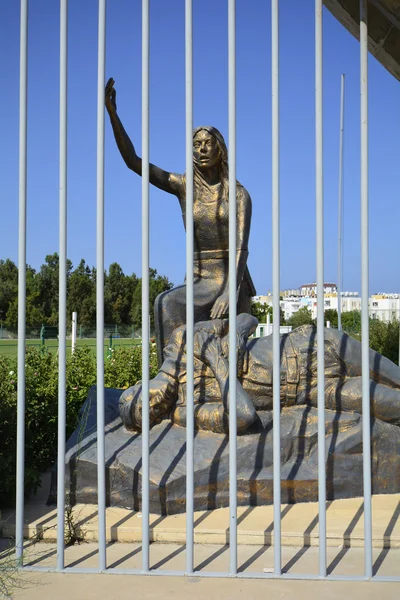 Cypr, pomnik pokoju w Kyrenia — Zdjęcie stockowe