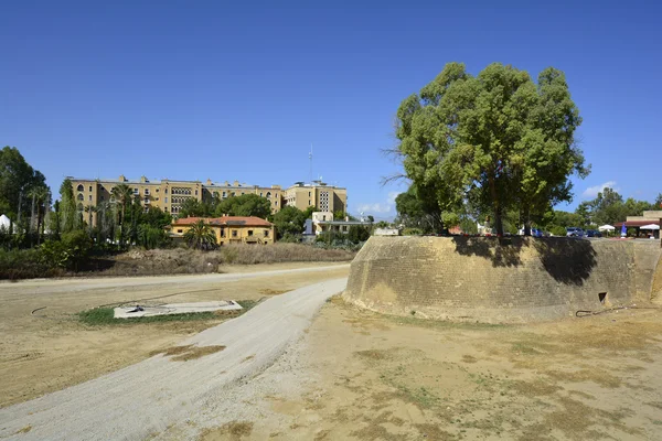 Kypr, Nicosia, hranice v sdílené city — Stock fotografie