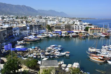 Kıbrıs Girne limanında