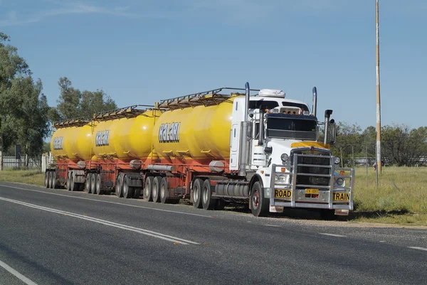 Avustralya, road tren