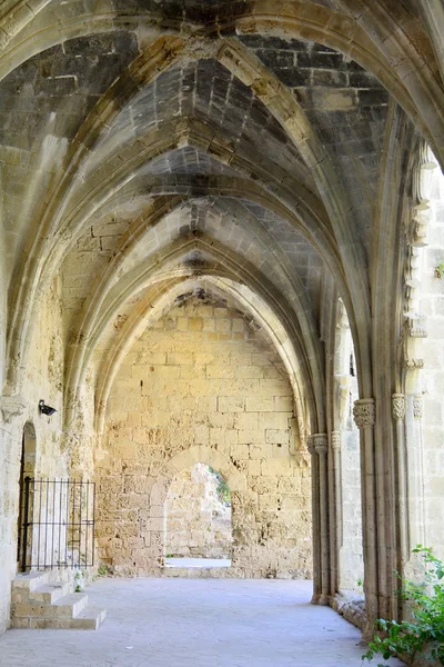 Kıbrıs Bellapais Manastırı — Stok fotoğraf