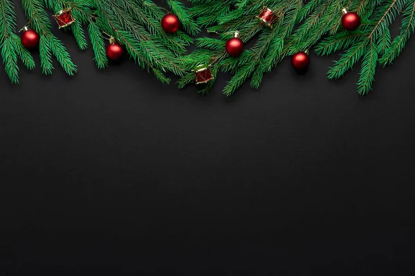 Feliz Navidad y Felices Fiestas tarjeta de felicitación, marco, bandera. Fondo negro. —  Fotos de Stock