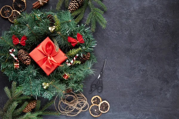 Christmas Wreath Black Concrete Background — Stock Photo, Image