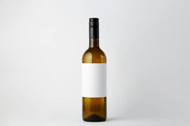 Bir şişe şarap, ön manzara..