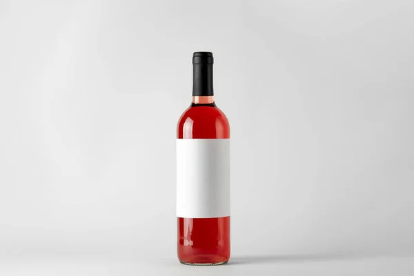 Bouteille Vin Rouge Avec Vin Rose Isolé Sur Blanc — Photo