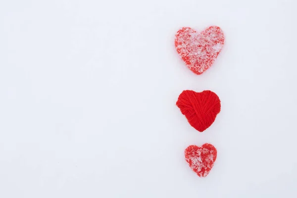 День Святого Валентина Фон Сердцами Пара Старинных Декоративных Сердечек Торчит — стоковое фото