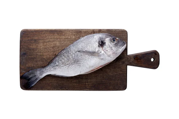 Deska do krojenia z dorado ryb izolowanych na białym tle — Zdjęcie stockowe