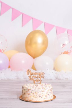 Yumurta, patates ve pastırmadan yapılmış ev yapımı İspanyol omleti. Geleneksel İspanyol mutfağı. Gıda ve gastronomi konsepti. Ev yapımı. Geleneksel. Boşluğu kopyala.