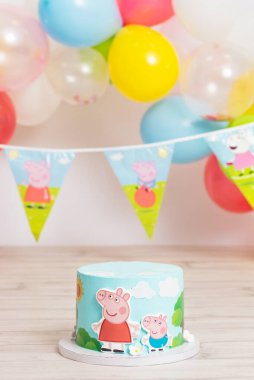 Yumurta, patates ve pastırmadan yapılmış ev yapımı İspanyol omleti. Geleneksel İspanyol mutfağı. Gıda ve gastronomi konsepti. Ev yapımı. Geleneksel. Boşluğu kopyala.