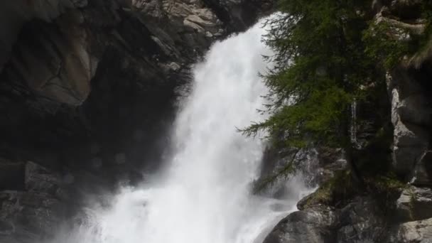 Vodopád Skála Hora Vodopád Lillaz Národní Park Gran Paradiso Lillaz — Stock video