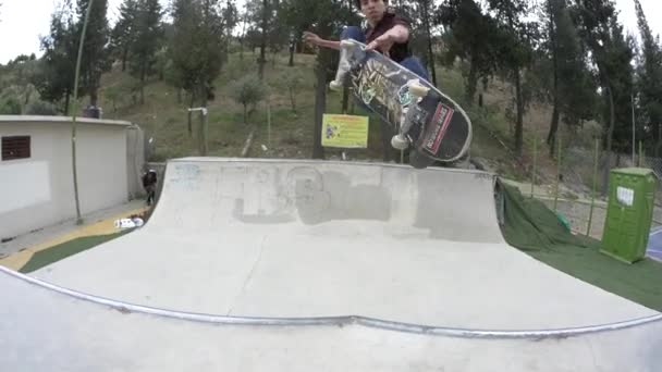 Paz Bolivia Листопада 2015 Young Brown Man Skating Park Half — стокове відео
