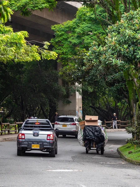 Medellin Antioquia Colombia November 2020 Asfalterad Väg Med Några Bilar — Stockfoto