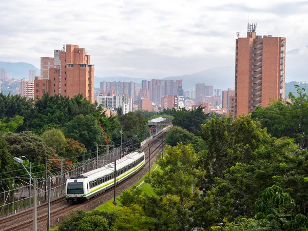Medellin Antioquia Kolumbia November 2020 Kilátás Metró Város Körül Hegyek — Stock Fotó