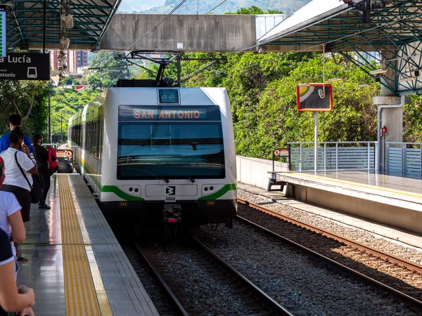 Medellin Antioquia Kolombiya Aralık 2020 Niquia Anons Eden Metro Treni — Stok fotoğraf