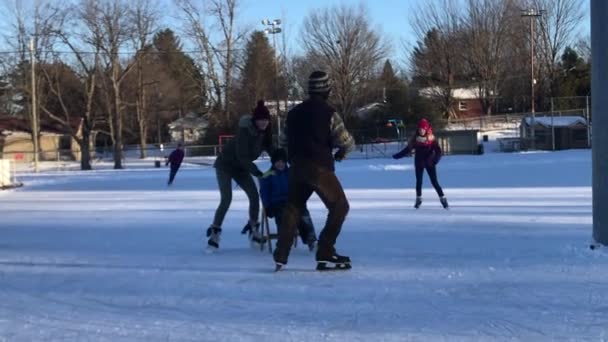 Waterville Quebec Canada Грудня 2018 Caucasian Children Adults Skating Ice — стокове відео