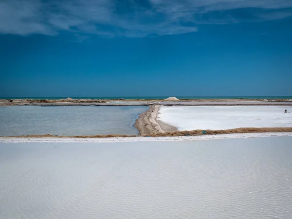 Utsikt Över Manaure Colombias Viktigaste Maritima Salt Plattor Med Gropar — Stockfoto