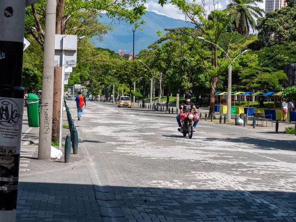 Medellín Antioquia Colômbia Dezembro 2020 Rua Com Pouco Trânsito Com — Fotografia de Stock