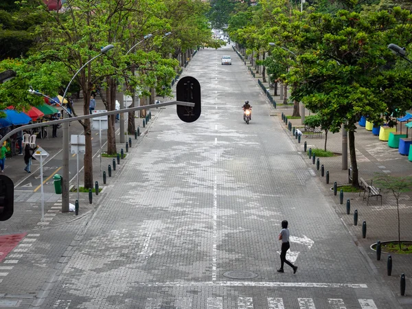 Medellin Antioquia Colombia December 2020 Street Little Traffic Trees Edges — Φωτογραφία Αρχείου
