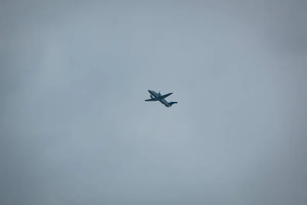 Medellin Antioquia Colombia July 2021 Plane Flying Cloudy Sky — Stock Photo, Image