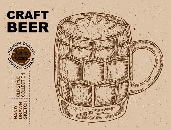 Verre dessiné à la main avec bière. Vecteur de croquis de boissons alcoolisées — Image vectorielle