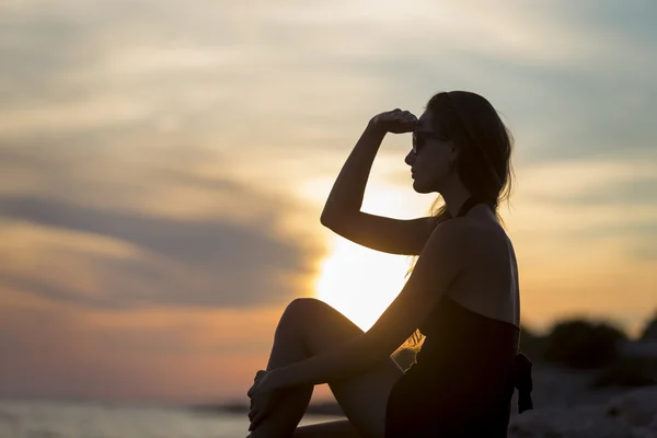 Fille à la mer — Photo