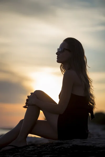 Fille à la mer — Photo