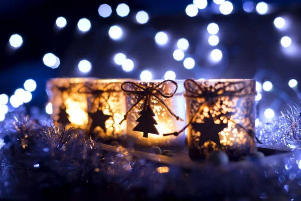 Advent, vier Kerzen geschmückt — Stockfoto