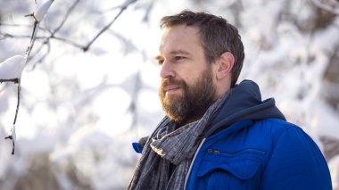 dalgın sakallı adam 2