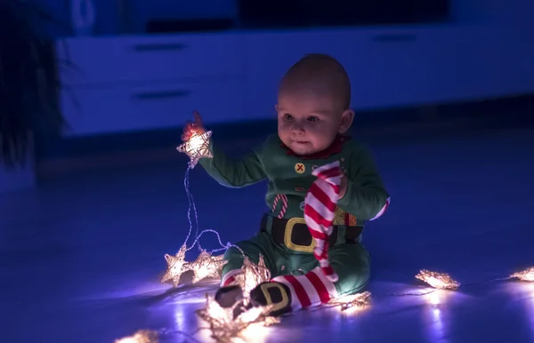 Santa ajudante bebê — Fotografia de Stock