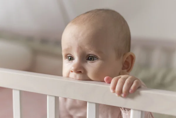 Första tänderna växer en baby — Stockfoto
