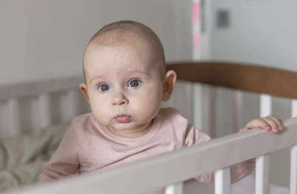 Baby in the crib itself abandoned — Stock Photo, Image