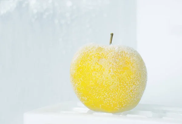 Yellow Apple Covered Hoarfrost — Stock Photo, Image