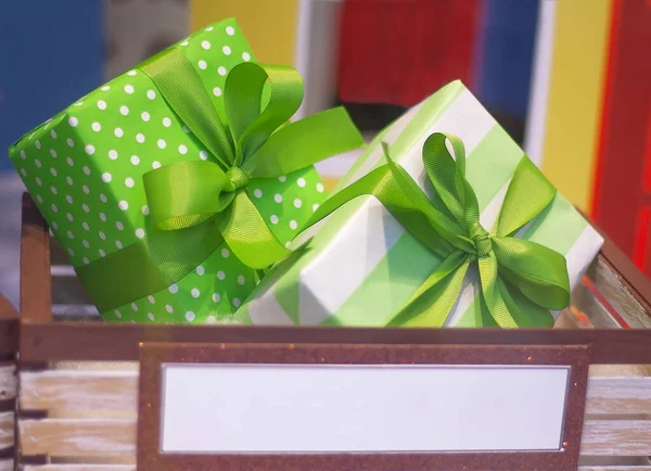 Green White Gift Box Green Ribbon Bows — Stock Photo, Image