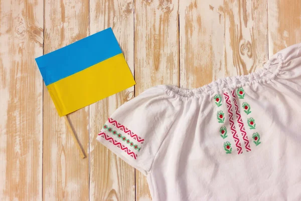 Вышитые Традиционные Украинские Детские Рубашки Девочек Национальный Синий Желтый Флаг — стоковое фото