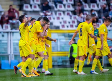 Cagliari Calcio 'dan Giovanni Simeone, 18 Ekim 2020 tarihinde İtalya' nın Torino Olimpico Grande Torino şehrinde Torino FC ile Cagliari Calcio arasında oynanan Serie A 2020 / 21 karşılaşmasında golü kutluyor - Fotoğraf Fabrizio Carabelli / LM