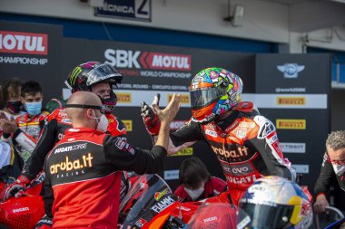 N7 chaz davies gbr ducati panigale v4r aruba. Yarış - ducati 1. Gizli Davies, Estoril, Portekiz, İtalya, 18 Ekim 2020 - LM / Otto Moretti 'deki Pirelli Estoril Round Race2 turunda fabrikadan ayrılıyor. 