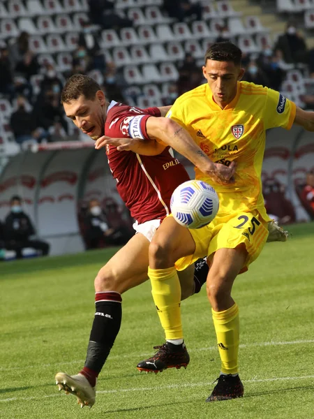 2009 andrea belotti (torino fc) ve Gabriel Zappa (cagliari) Torino-Cagliari maçında, 18 Ekim 2020 - LM / Claudio Benedetto