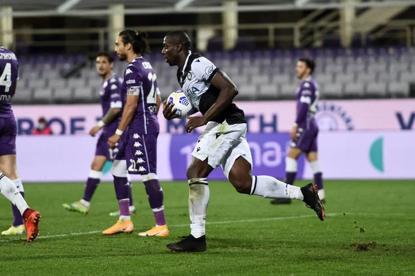 Udinese calcio 'dan stefano okaka, İtalya' nın Floransa kentindeki Artemio Franchi Stadyumu 'nda ACF Fiorentina ve Udinese Calcio maçında 25 Ekim 2020 - LM / Matteo Papini