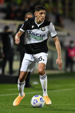Udinese calcio 'dan nahuel molina, ACF Fiorentina, Floransa, İtalya' daki Artemio Franchi Stadyumu 'nda Udinese Calcio' ya karşı mücadele ederken, 25 Ekim 2020 - LM / Matteo Papini