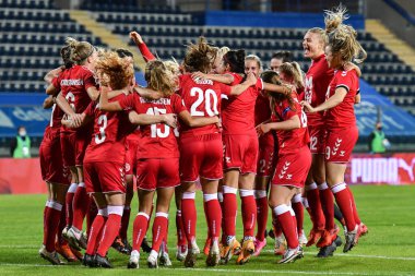 Danimarkalı oyuncular Euro 2022 elemelerinde zaferi kutluyorlar - İtalya - İtalya - İtalya - İtalya - İtalya 'nın empoli kentinde bulunan Carlo Castellani Stadyumu' nda Danimarka - LM / Lisa Guglielmi