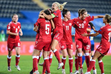 Danimarkalı oyuncular Euro 2022 elemelerinde zaferi kutluyorlar - İtalya - İtalya - İtalya - İtalya - İtalya 'nın empoli kentinde bulunan Carlo Castellani Stadyumu' nda Danimarka - LM / Lisa Guglielmi