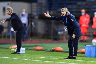 Milena Bertolini (baş antrenör İtalya) Euro 2022 elemelerinde - İtalya - İtalya - İtalya - İtalya - LM / Lisa Guglielmi Stadyumu 'nda Carlo Castellani Stadyumu' nda İtalyan Kadınlar Danimarka 'ya karşı